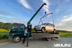 Тюменец хотел починить свое авто, разобрав чужую машину