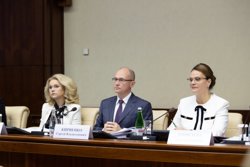Сергей Кириенко отметил важность доверия к фонду «Защитники Отечества» со стороны участников СВО