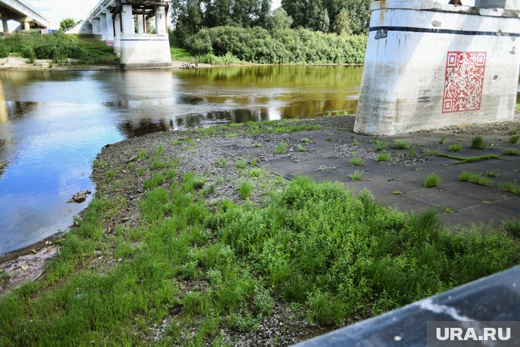 Тюменская река Тура обмелела до -33 см, уровень воды продолжает снижаться