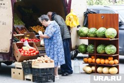 С улиц Тюмени хотят убрать стихийные рынки