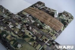 В ходе досмотра сотрудники таможни обнаружили в коробках жилеты для боевой и походной выкладки