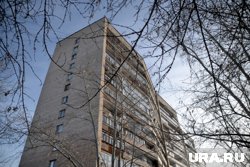 В Нефтеюганске пенсионерка выпала из окна 13-го этажа