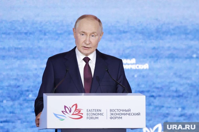 Путин поздравил россиян с Днем воссоединения новых регионов с РФ