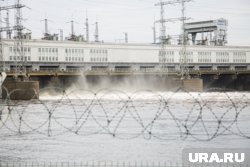 По словам Владимира Сальдо, происходит массовый сброс воды с плотины (архивное фото)