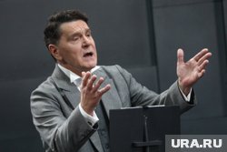 Первую серьезную награду артист получил в 1989 году
