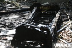 В результате возгорания пострадал дом и надворные постройки (архивное фото)