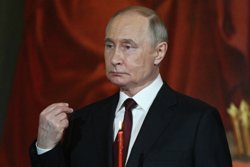 Путин молился со всей Россией: как прошла пасхальная служба в главном храме РФ. Фотогалерея