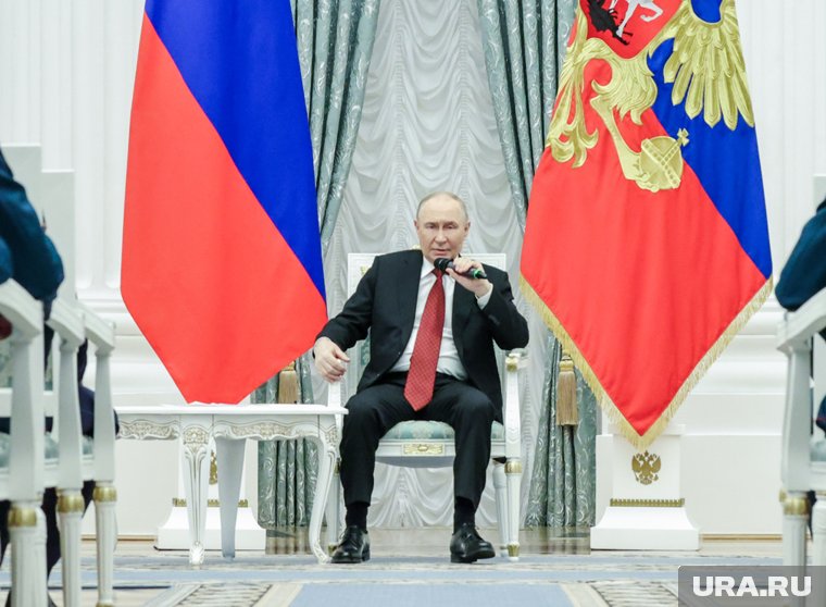 Владимир Путин собрал совещание перед стартом ПМЭФ-2025