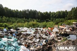 В границах Надыма скопилась крупная свалка бытовых отходов, в том числе строительного мусора, фрагментов металлолома и деревянных конструкций
