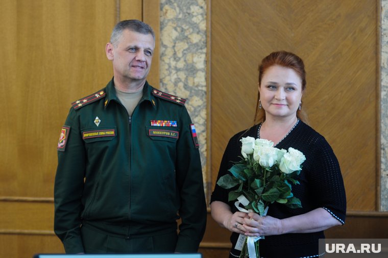 Недавно Лене Колесниковой вручили удостоверение участника боевых действий