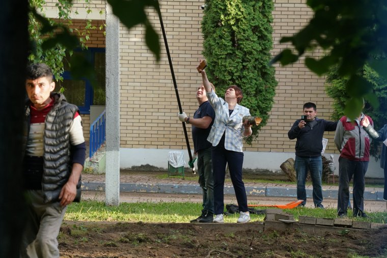 Обстановка на месте падения обломков возле детского сада