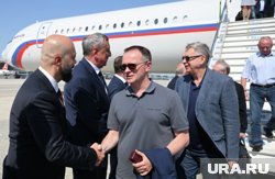 Мединский прилетел на переговоры в футболке Putin Team