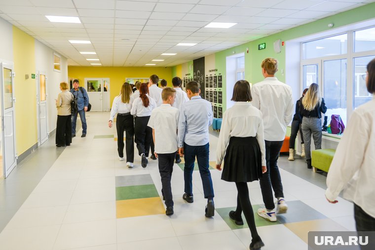 Школы становятся точками роста для сел и городов, заявил секретарь генсовета ЕР Владимир Якушев