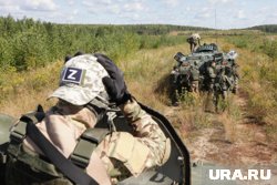 Российские бойцы обходят Дроновку