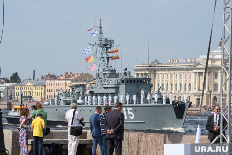 Главный военно-морской парад в 2025 году в Петербурге не состоится