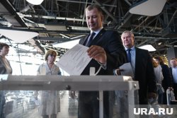 В декларациях о доходах Василия Сизикова нашли несостыковки, некоторые называют их несущественными