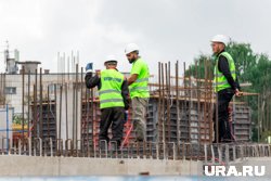 Количество вакансий в сфере строительства растет вместе с зарплатой