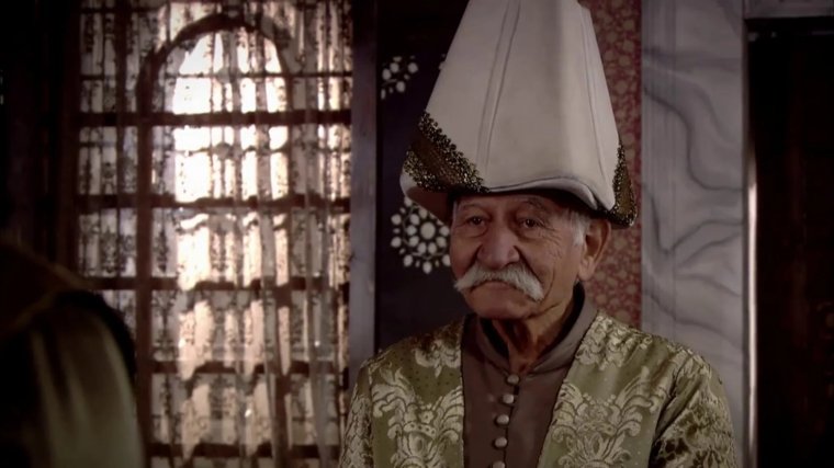 Умер турецкий актер Ариф Эркин, известный по сериалу «Великолепный век»