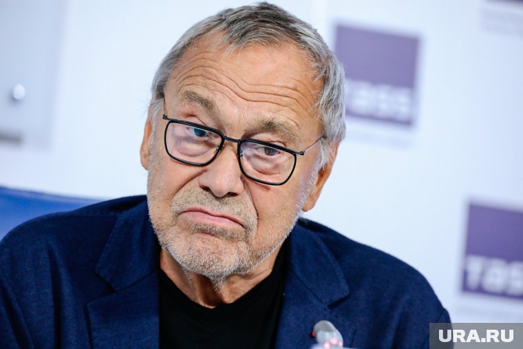 Дизайнер Александр Белов отсудил 50 тысяч рублей у «Планеты здоровья», часть которой принадлежит Андрею Кончаловскому (на фото)