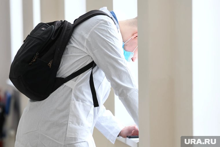 Абитуриенты из ХМАО не остаются работать в Свердловской области