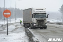 Трассу в горнозаводском районе полностью перекрыли для большегрузов