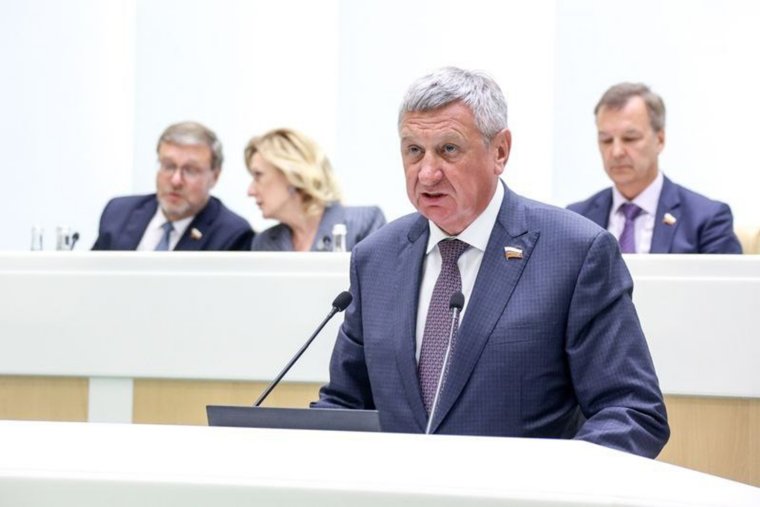 Муратов принял участие в заседании Совета Федерации