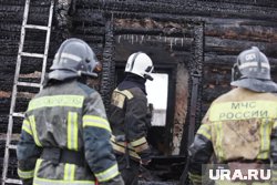 Сотрудники МЧС ликвидировали пожары в банях в Курганской области (архивное фото)