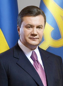 В 2010 году Портнов стал заместителем главы администрации Януковича (на фото)