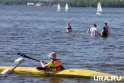 Для тех, кто хочет заниматься гребле на байдарках, надо уметь плавать 