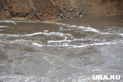 Вода угрожает 40 домам