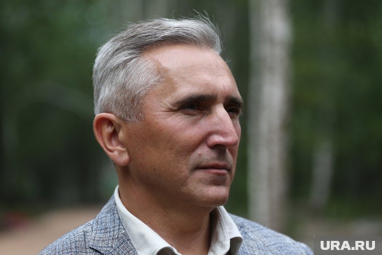 Губернатор поздравил тюменцев с Днем области