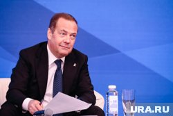 Медведев заявил, что Россия хочет как можно больше видеть молодых кадров у власти