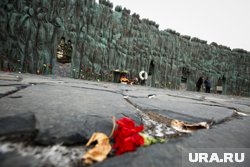 Помимо памятника в Москве, в Салехарде стоит памятный знак жертвам политических репрессий, архивное фото