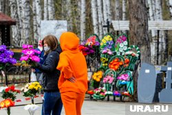 Торговля цветами на муниципальных кладбищах теперь под запретом
