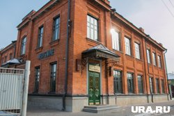 В здании при царе было приходское училище