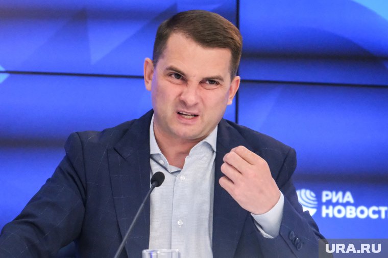 Нилов считает, что необходимость платить компенсации устранит проблему задержек