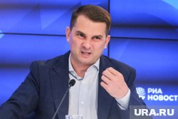 Нилов считает, что необходимость платить компенсации устранит проблему задержек