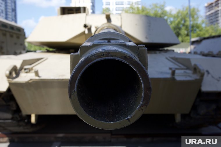 Австралия отправила Украине полстони списанных «Абрамсов»