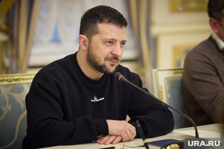 Зеленский заявил, что Украина снова будет настаивать на немедленном прекращении огня