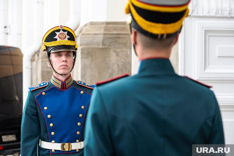 Президентский полк России обеспечивает безопасность первых лиц государства и сохранность кремлевских ценностей