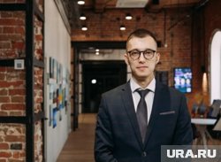Денис Гарбузов родился в Екатеринбурге и закончил магистратуру УрФУ