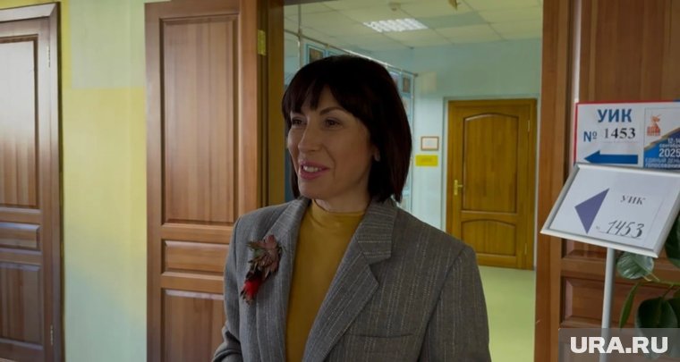 Татьяна Савинова голосовала в школе на ЖБИ