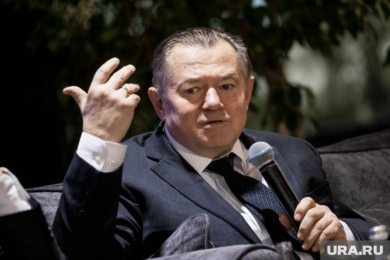 Глазьев имеет звание полковника