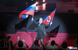 Shaman спел «Моя Россия», «Встанем» и другие патриотические песни