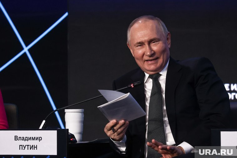 РФ поставляет газ в Европу через одну трубопроводную систему, уточнил Путин