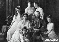 Российский Император Николай II, Императрица Александра Федоровна, Великие княжны Ольга, Татьяна, Мария, Анастасия и цесаревич Алексей