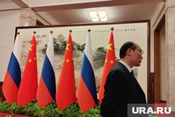 Между Россией и КНР сложились особые отношения без резких переломов, отметил китаист Александр Ломанов