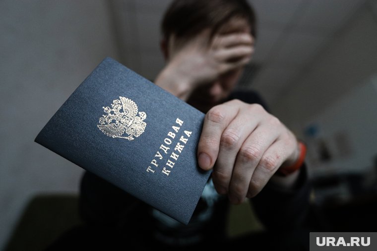 Юрист Капштык заявил, что работодатель обязан оплачивать переработку в двойном размере оплаты труда
