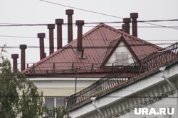 В Кургане УК отремонтировала крышу дома, которая протекала (архивное фото)