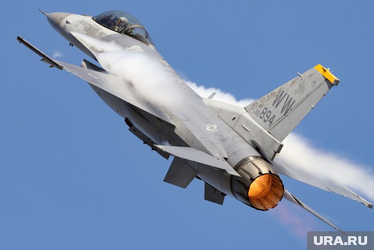Киев потерял F-16, пилот катапультировался